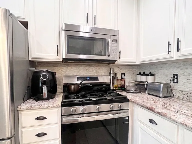 6314 Meadow Glade Ln — Photo 13