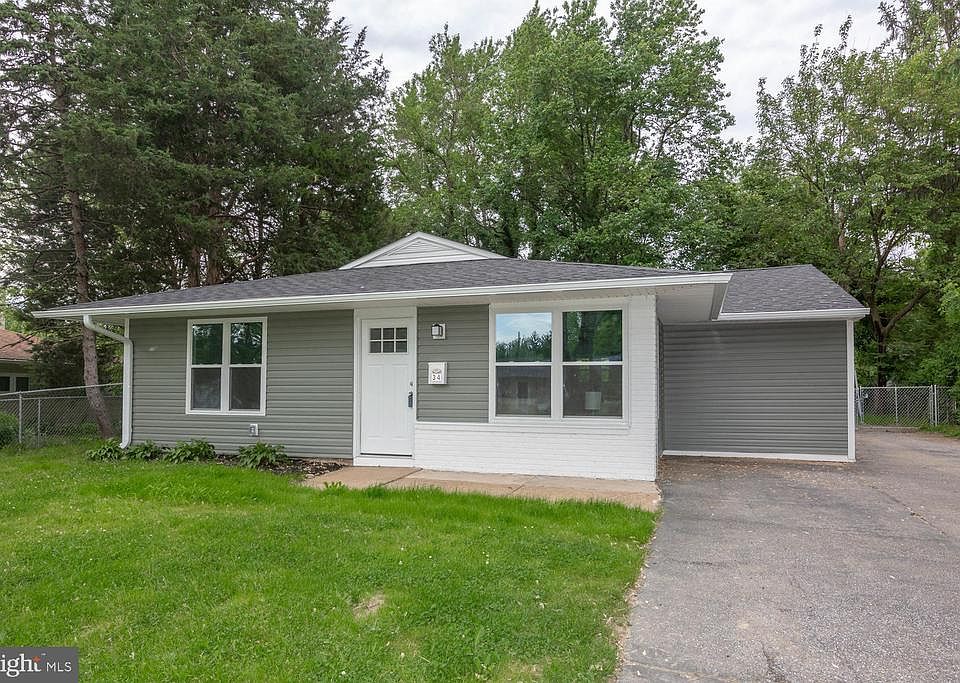 1st image of 34 Mallboro Dr