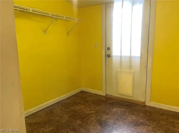 609 Poplar Ave, Williamstown, WV 26187