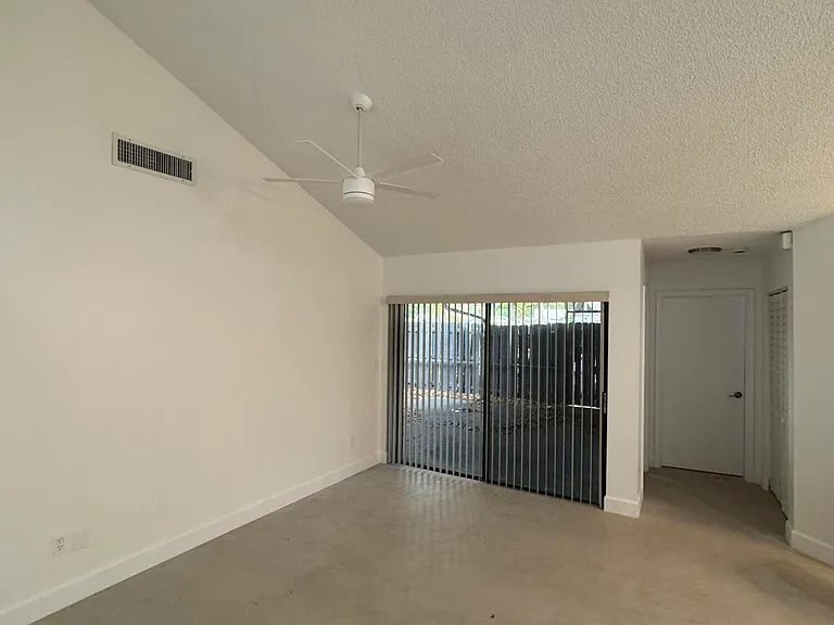 1148 Summit Trail Cir #D — Photo 6