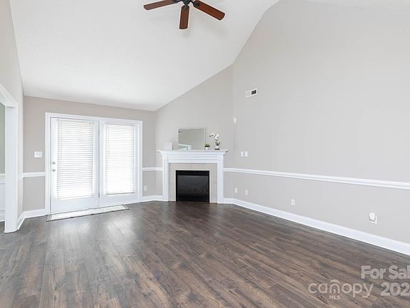 4th image of 549 Cameron Pointe Ln