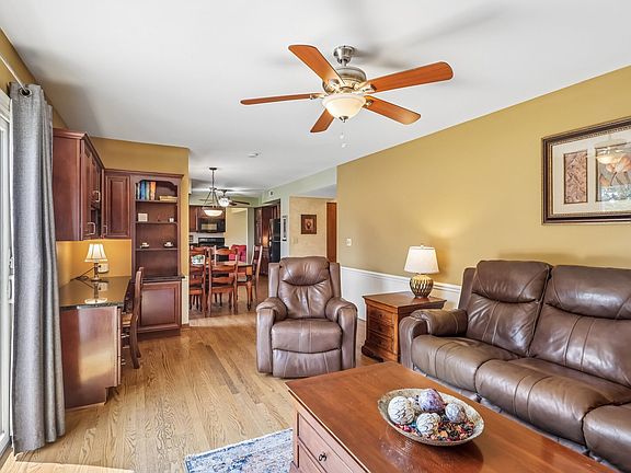 3rd image of 620 Waterford Dr