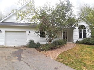 3105 Sequoia Rd, Tobyhanna, PA 18466