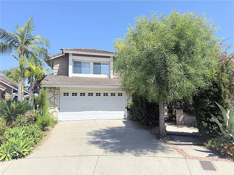 20834 Crest Ln — Photo 1