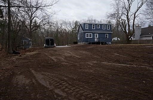 5th image of 42 Manchester Dr