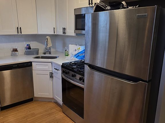 5th image of 4101 N Leamington Ave #2