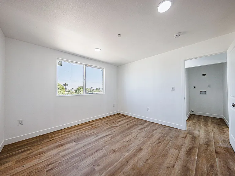 Huge 2, 3 & 4 Bed 2026 Townhomes — Photo 103