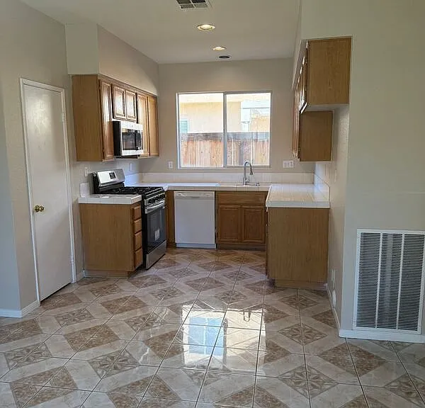 39545 Warbler Dr — Photo 10