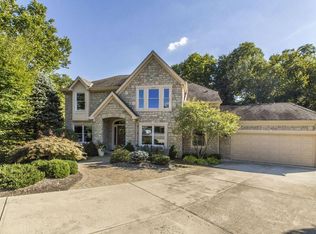 595 Greenwich St, Worthington, OH 43085
