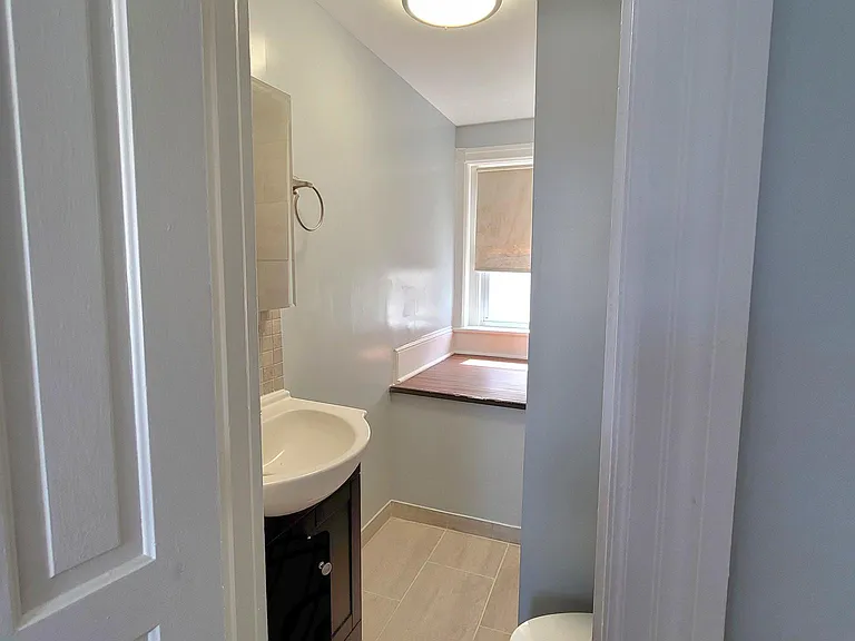 512 Fiot Ave #B — Photo 10