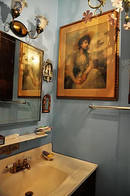 Sold by R New York | media 20