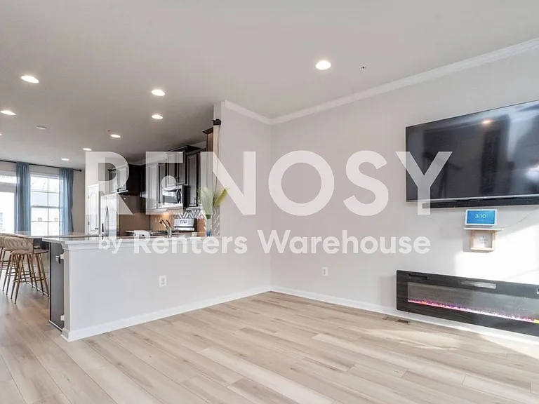 1041 Flester Ln — Photo 29