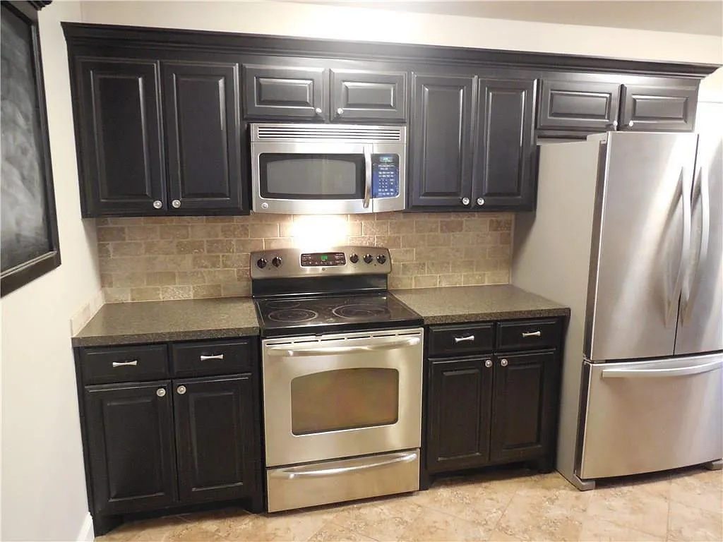 4 bed, 2.5 bath, 1806 sqft, $1,750 — Photo 3