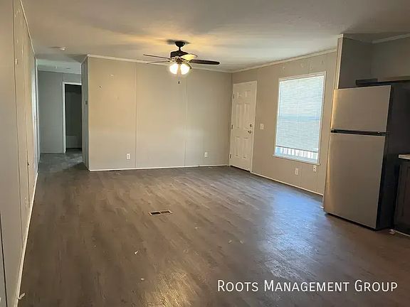 2nd image of 206 Carriage Lane Est #206