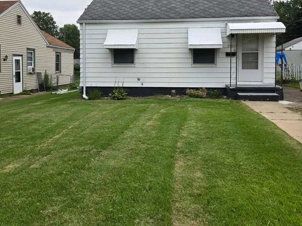 2126 S Taylor St, South Bend, IN 46613
