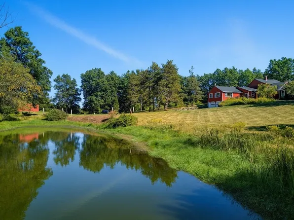 523 Martins Pond Rd, Groton, MA 01450