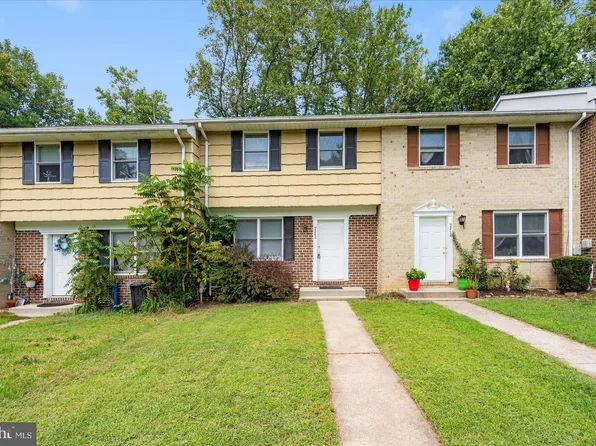 9240 Wood Creek Ct, Parkville, MD 21234