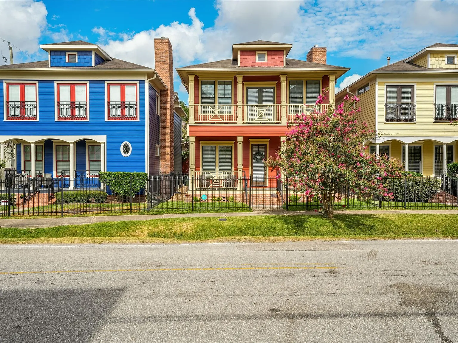 3 bed, 2.5 bath, 1874 sqft, $3,200 — Photo 1