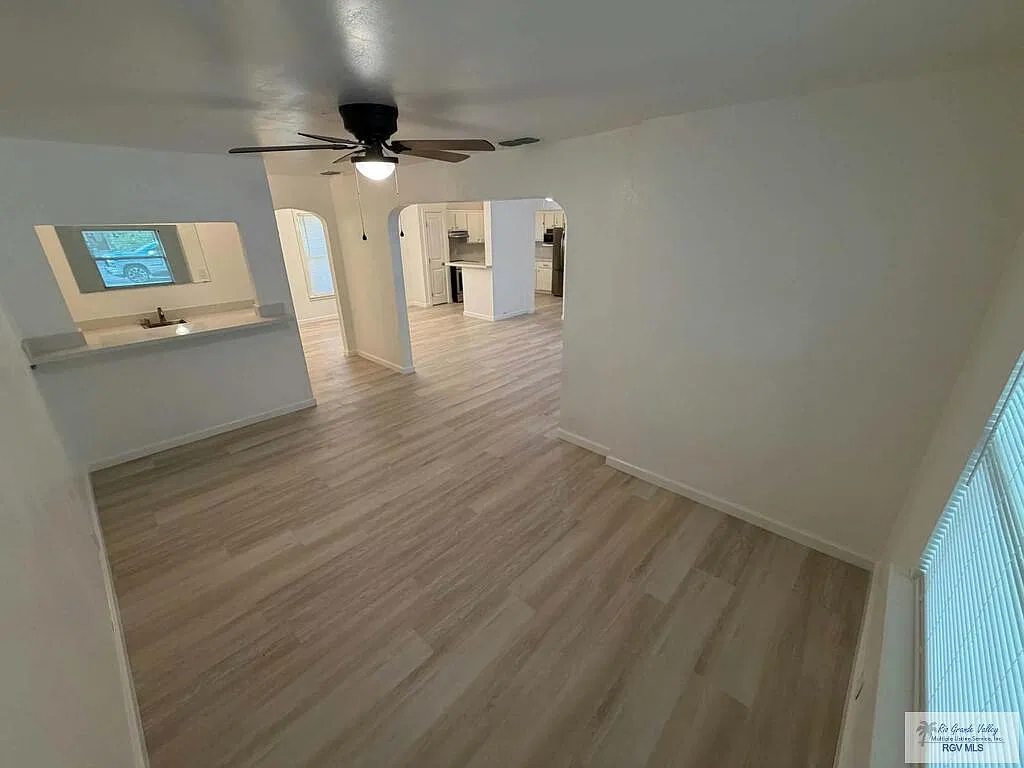 4 bed, 2.5 bath, 1475 sqft, $1,500 — Photo 3