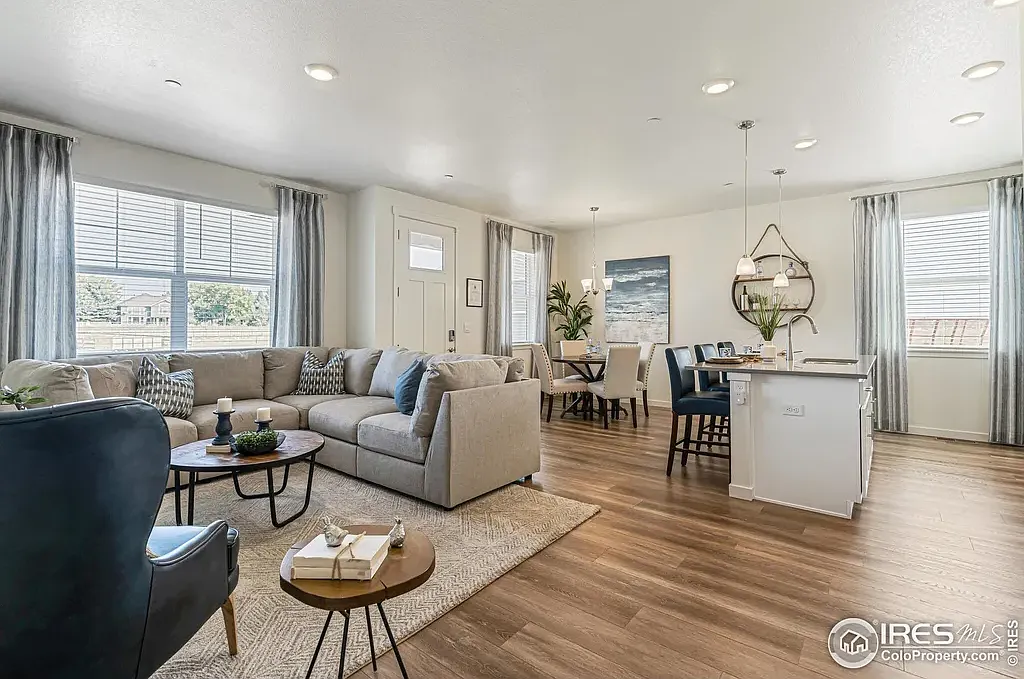 4 bed, 1699 sqft, $2,795 — Photo 2