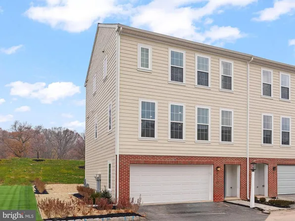 4110 Leroy Dr, Mechanicsburg, PA 17055