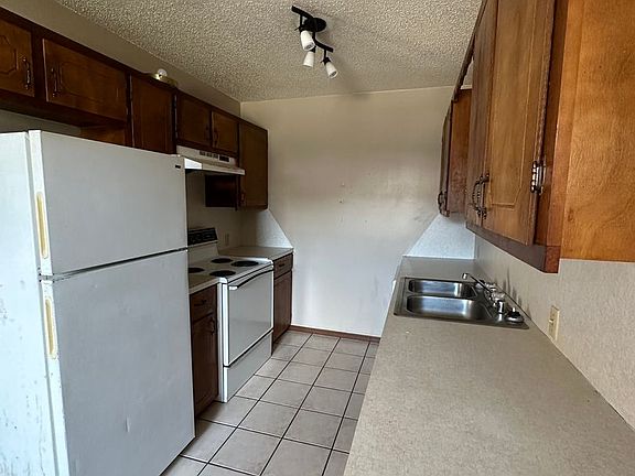 2nd image of 300 E Knoxville St APT 11