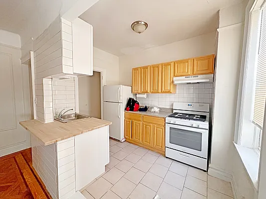 Rented by Brooklyn Property Group LLC | media 17