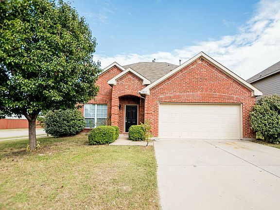 2nd image of 5824 Country Valley Ln