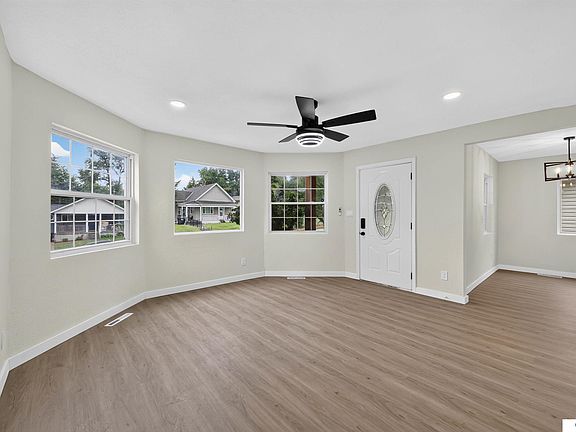 4th image of 3338 Manderson St
