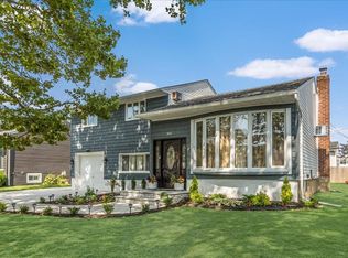 260 Pontiac Pl, East Meadow, NY 11554