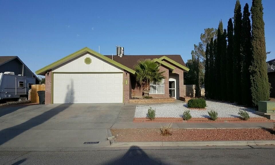 1st image of 124 Lago De Oro Dr