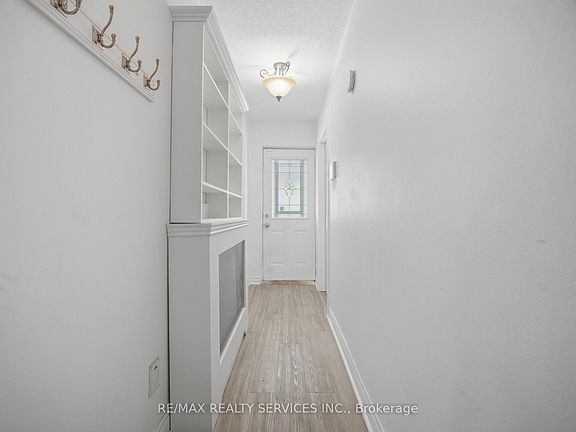 5th image of 25 Hope Ave