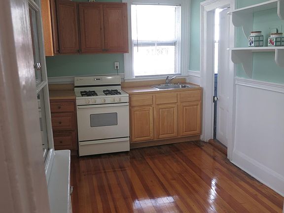 5th image of 41 Summit Ave APT 2