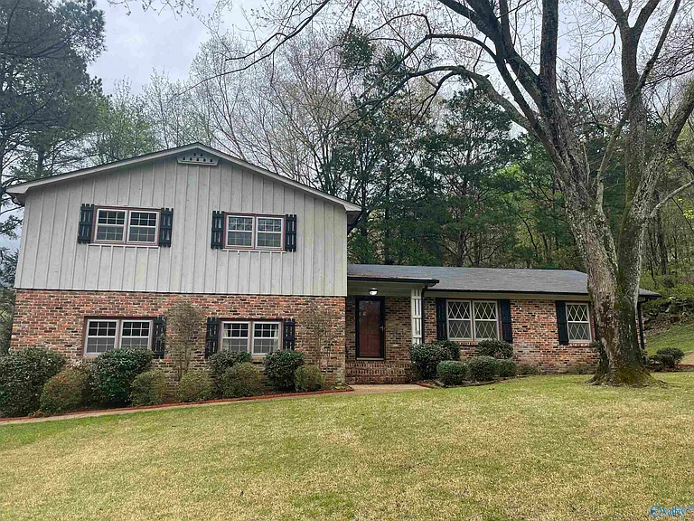 8013 Tea Garden Rd SE — Photo 1