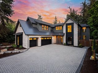 964 Country Commons Ln, Lake Oswego, OR 97034