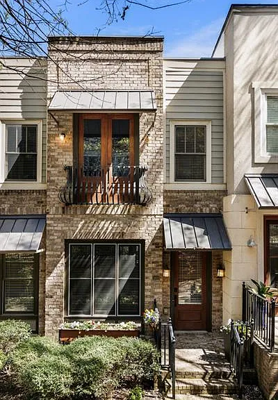 395 Laurent St NW #5 — Photo 2