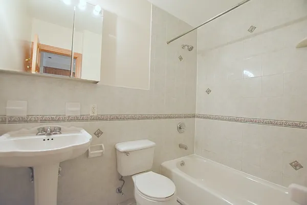 Rented by Bold New York | media 8