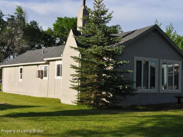 302 E Main St, Bison, SD 57620