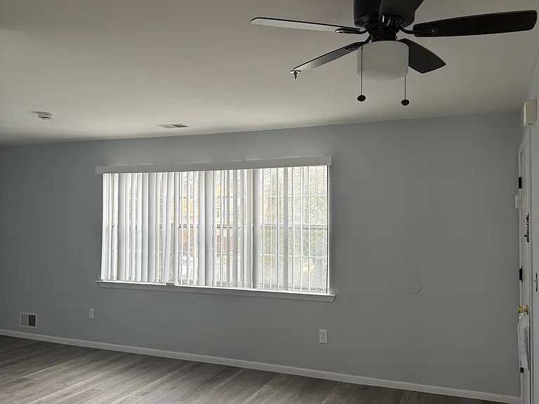 143 E 5th Ave #18 — Photo 8