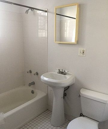 5th image of 707 W Cornelia Ave APT 3F