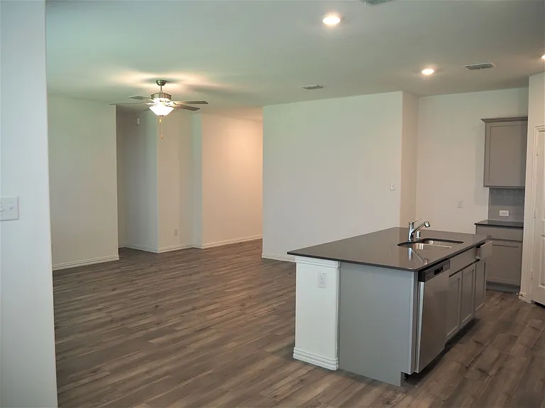 1800 Lakegrove Rd — Photo 10