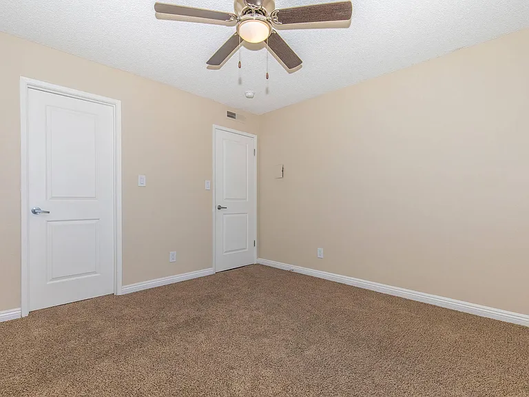 Renaissance Apartments — Photo 44