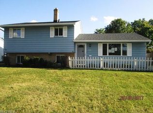 11421 Stormes Dr, Parma, OH