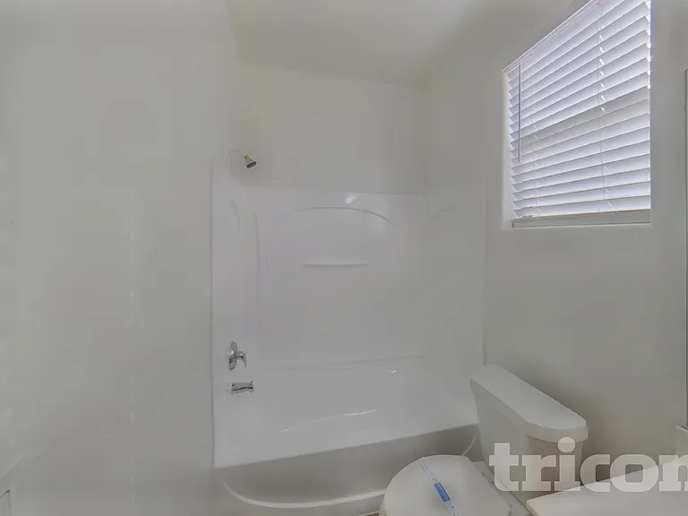 7428 W Pioneer St — Photo 13