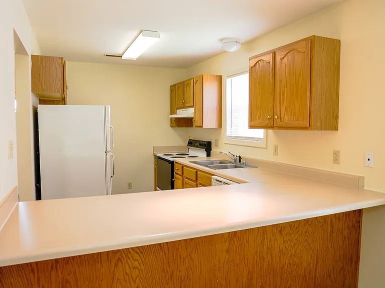 755 Sivley Rd — Photo 6