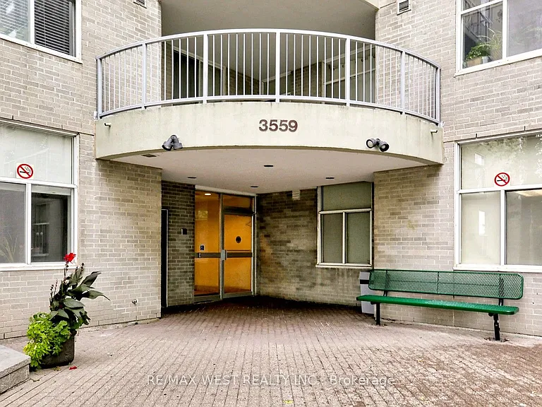 3559 Eglinton Ave W #1309 — Photo 3
