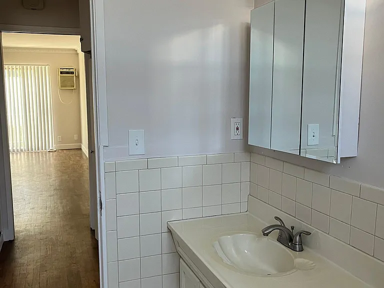 636 N Flores St #4 — Photo 18