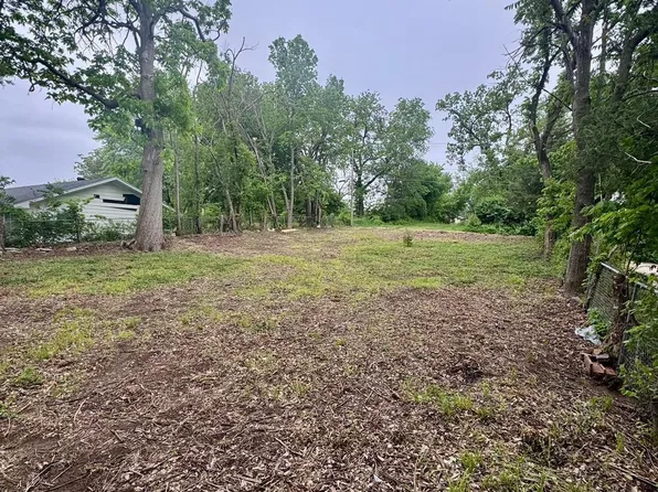 3835 Saratoga St, Omaha, NE 68111