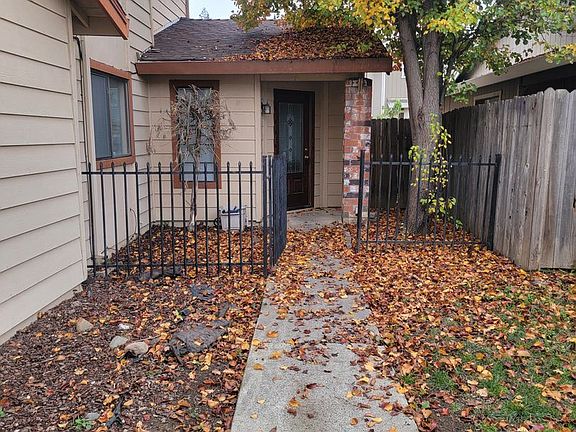 3rd image of 1679 Vallarta Cir