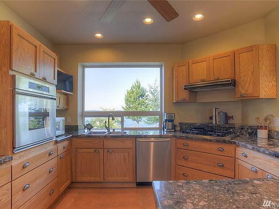 5th image of 4848 Stark Ln NE